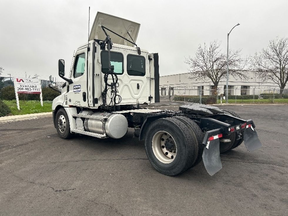 Day Cab Tractor-Heavy Duty Tractors-Freightliner-2022-T12642ST-Stockton-CA-413,328\n\t\tmiles-$ 58,500 - Image 5