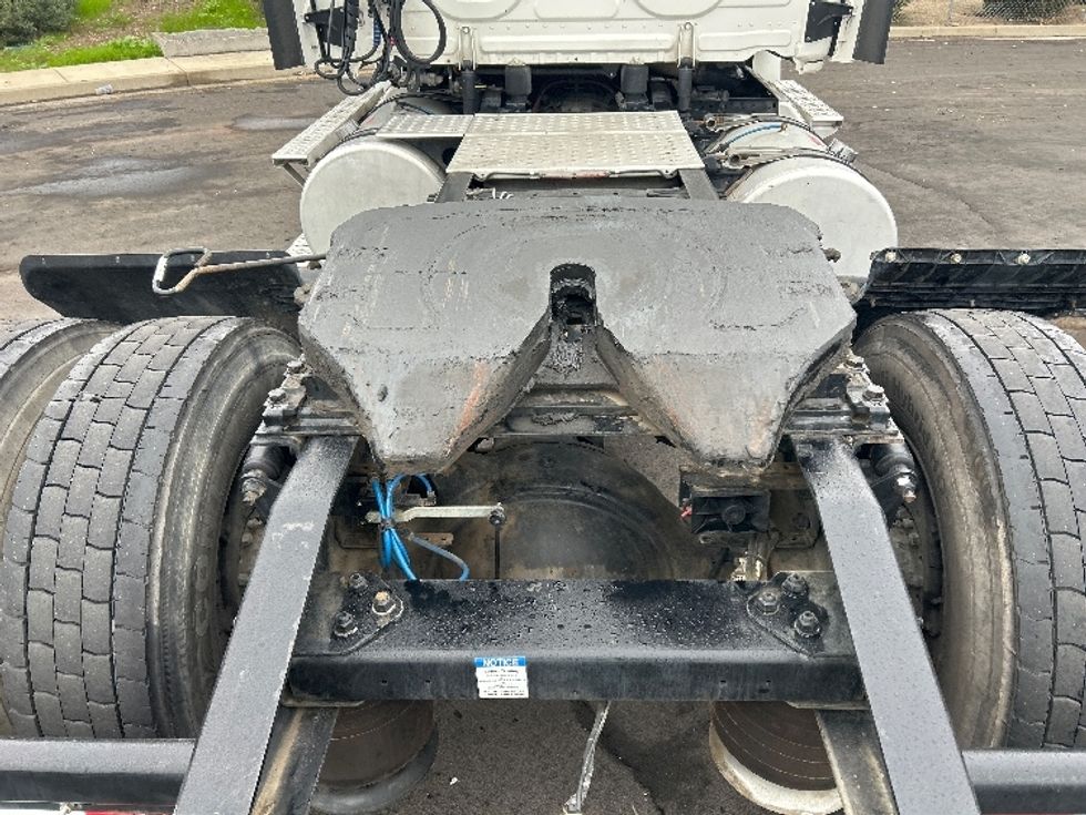 Day Cab Tractor-Heavy Duty Tractors-Freightliner-2022-T12642ST-Stockton-CA-413,328\n\t\tmiles-$ 58,500 - Image 6