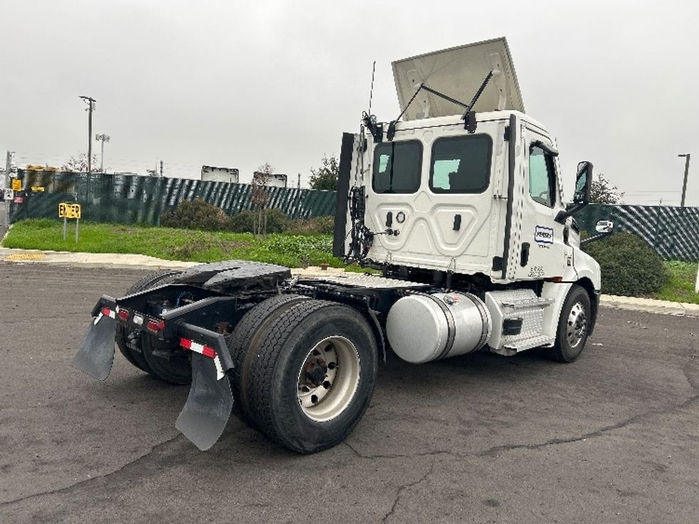 Day Cab Tractor-Heavy Duty Tractors-Freightliner-2022-T12642ST-Stockton-CA-413,328\n\t\tmiles-$ 58,500 - Image 7