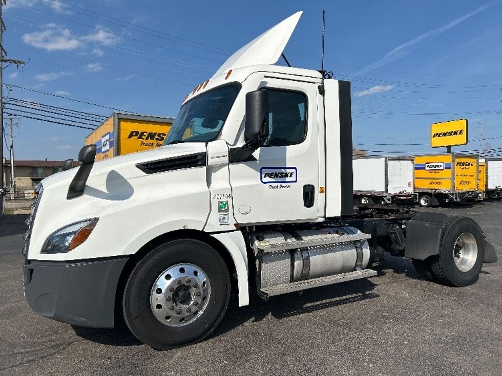 Day Cab Tractor-Heavy Duty Tractors-Freightliner-2022-T12642ST-Sturtevant-WI-550,130\n\t\tmiles-$ 39,000 - Image 3