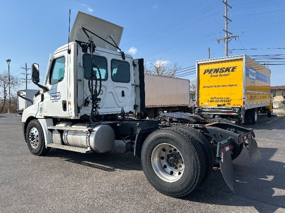 Day Cab Tractor-Heavy Duty Tractors-Freightliner-2022-T12642ST-Sturtevant-WI-550,130\n\t\tmiles-$ 39,000 - Image 5