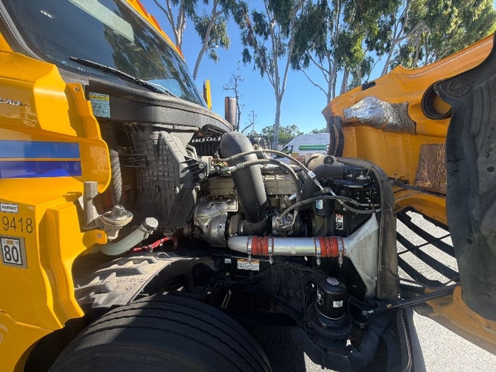 Day Cab Tractor-Heavy Duty Tractors-Freightliner-2022-T12642ST-Torrance-CA-175,761\n\t\tmiles-$ 69,000 - Image 15