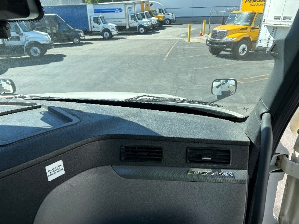 Day Cab Tractor-Heavy Duty Tractors-Freightliner-2022-T12642ST-Torrance-CA-258,920\n\t\tmiles-$ 66,250 - Image 13