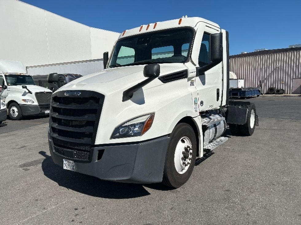 Day Cab Tractor-Heavy Duty Tractors-Freightliner-2022-T12642ST-Torrance-CA-258,920\n\t\tmiles-$ 66,250 - Image 3
