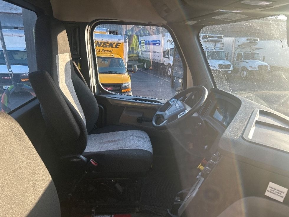 Day Cab Tractor-Heavy Duty Tractors-Freightliner-2022-T12642ST-Torrance-CA-278,751\n\t\tmiles-$ 66,000 - Image 14