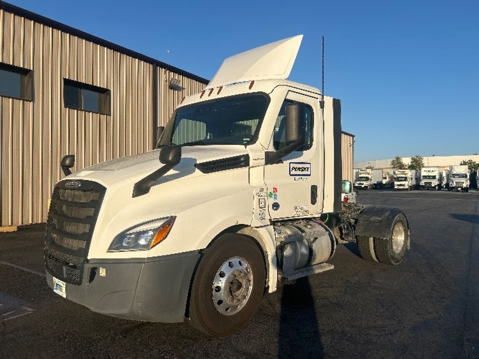Day Cab Tractor-Heavy Duty Tractors-Freightliner-2022-T12642ST-Torrance-CA-278,751\n\t\tmiles-$ 66,000 - Image 3