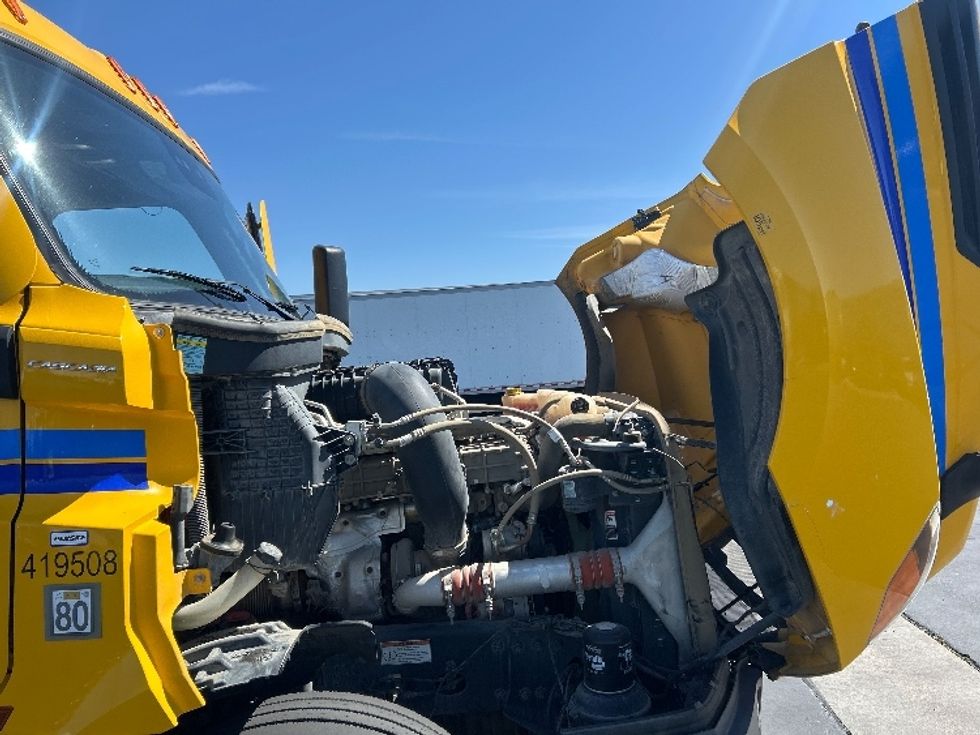 Day Cab Tractor-Heavy Duty Tractors-Freightliner-2022-T12642ST-Torrance-CA-333,666\n\t\tmiles-$ 76,500 - Image 15