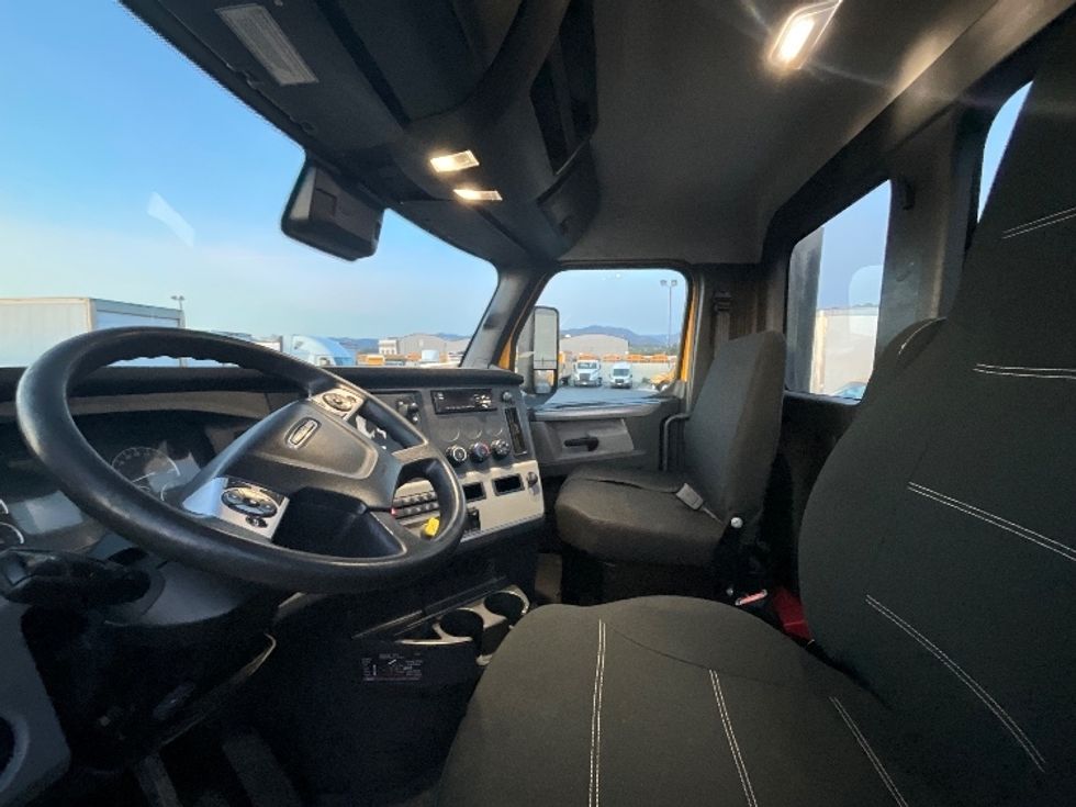 Day Cab Tractor-Heavy Duty Tractors-Freightliner-2022-T12642ST-Vernon-CA-341,889\n\t\tmiles-$ 75,500 - Image 10