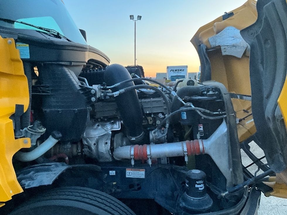 Day Cab Tractor-Heavy Duty Tractors-Freightliner-2022-T12642ST-Vernon-CA-341,889\n\t\tmiles-$ 75,500 - Image 15