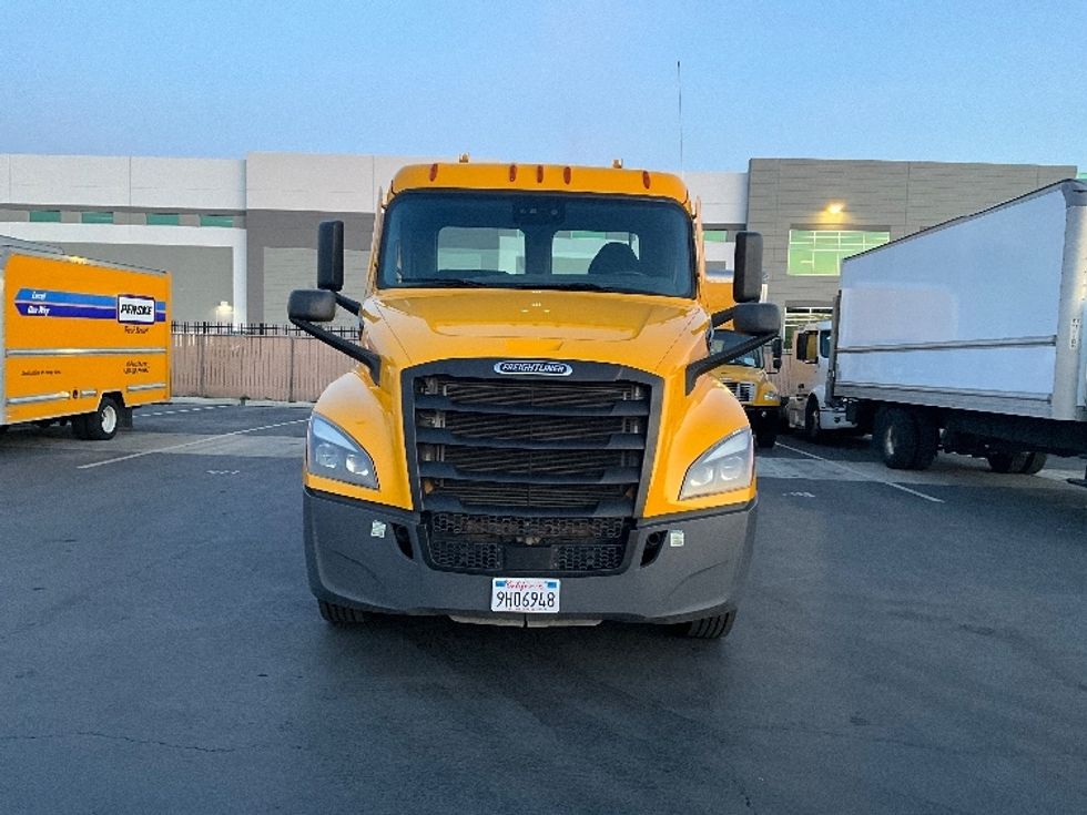 Day Cab Tractor-Heavy Duty Tractors-Freightliner-2022-T12642ST-Vernon-CA-341,889\n\t\tmiles-$ 75,500 - Image 2