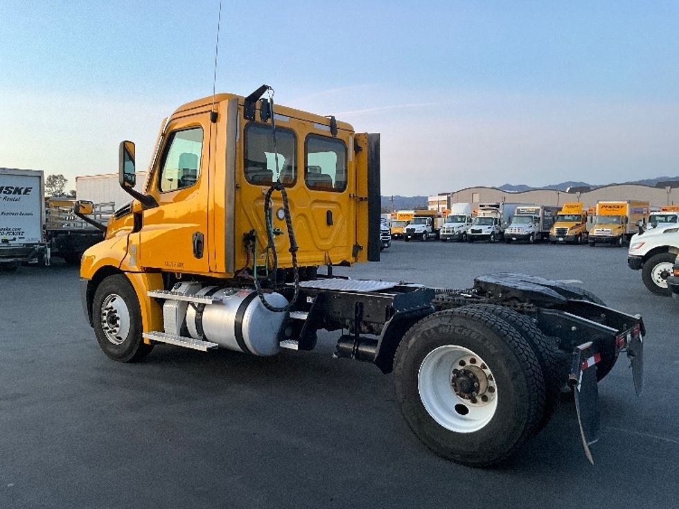 Day Cab Tractor-Heavy Duty Tractors-Freightliner-2022-T12642ST-Vernon-CA-341,889\n\t\tmiles-$ 75,500 - Image 5