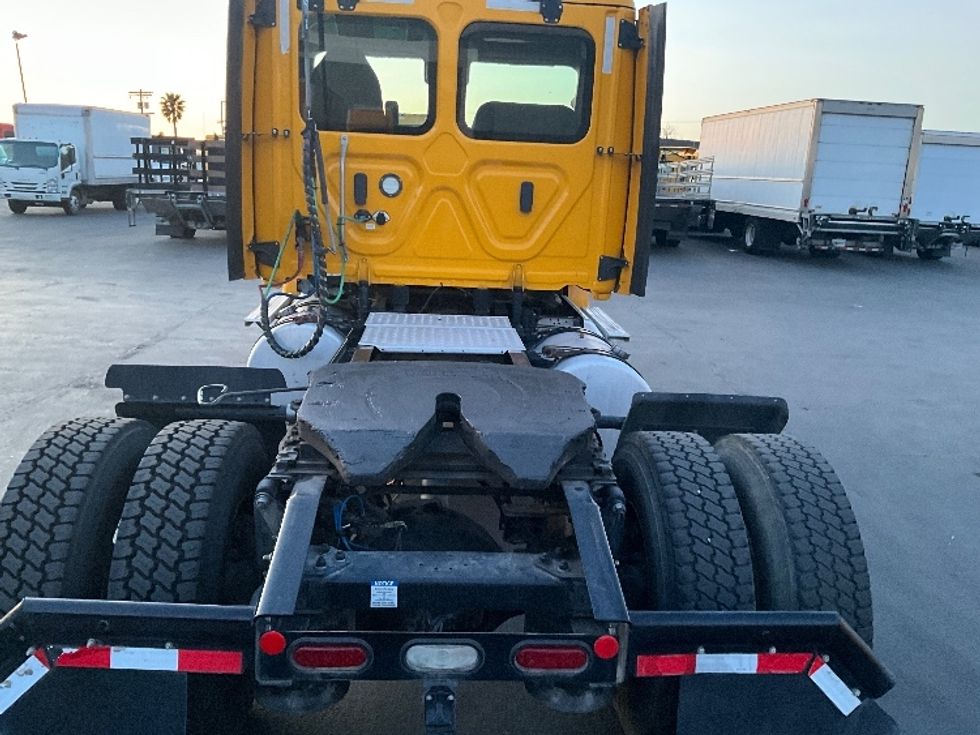 Day Cab Tractor-Heavy Duty Tractors-Freightliner-2022-T12642ST-Vernon-CA-341,889\n\t\tmiles-$ 75,500 - Image 6