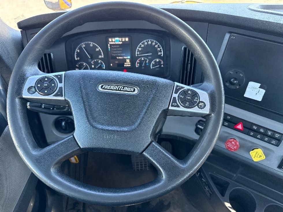 Day Cab Tractor-Heavy Duty Tractors-Freightliner-2022-T12642ST-West Sacramento-CA-188,645\n\t\tmiles-$ 69,000 - Image 11