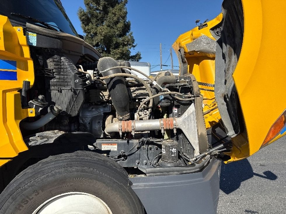 Day Cab Tractor-Heavy Duty Tractors-Freightliner-2022-T12642ST-West Sacramento-CA-188,645\n\t\tmiles-$ 69,000 - Image 15