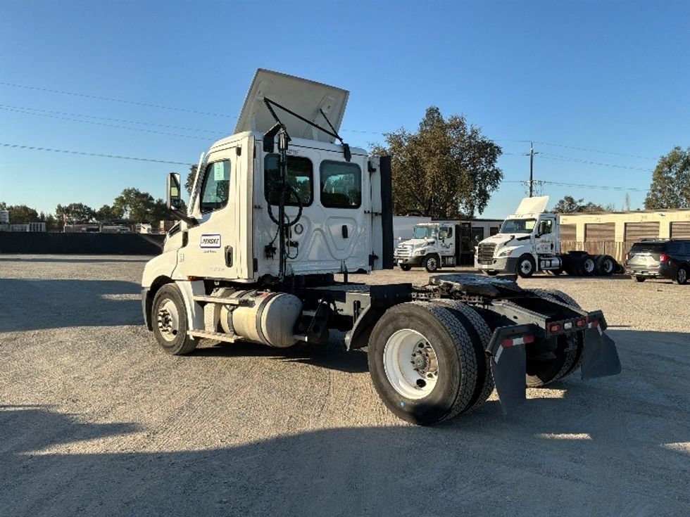 Day Cab Tractor-Heavy Duty Tractors-Freightliner-2022-T12642ST-West Sacramento-CA-193,933\n\t\tmiles-$ 72,500 - Image 5