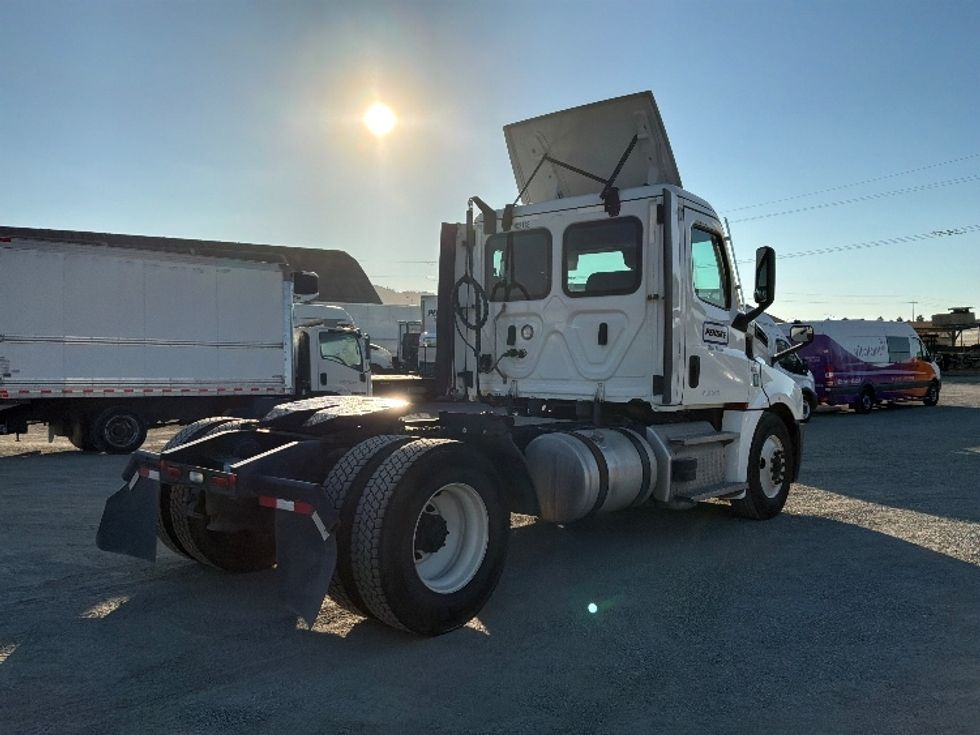 Day Cab Tractor-Heavy Duty Tractors-Freightliner-2022-T12642ST-West Sacramento-CA-193,933\n\t\tmiles-$ 72,500 - Image 7