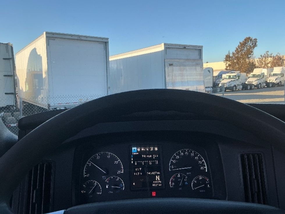 Day Cab Tractor-Heavy Duty Tractors-Freightliner-2022-T12642ST-West Sacramento-CA-245,027\n\t\tmiles-$ 65,500 - Image 11