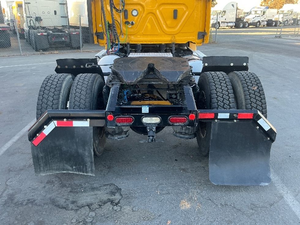 Day Cab Tractor-Heavy Duty Tractors-Freightliner-2022-T12642ST-West Sacramento-CA-245,027\n\t\tmiles-$ 65,500 - Image 6