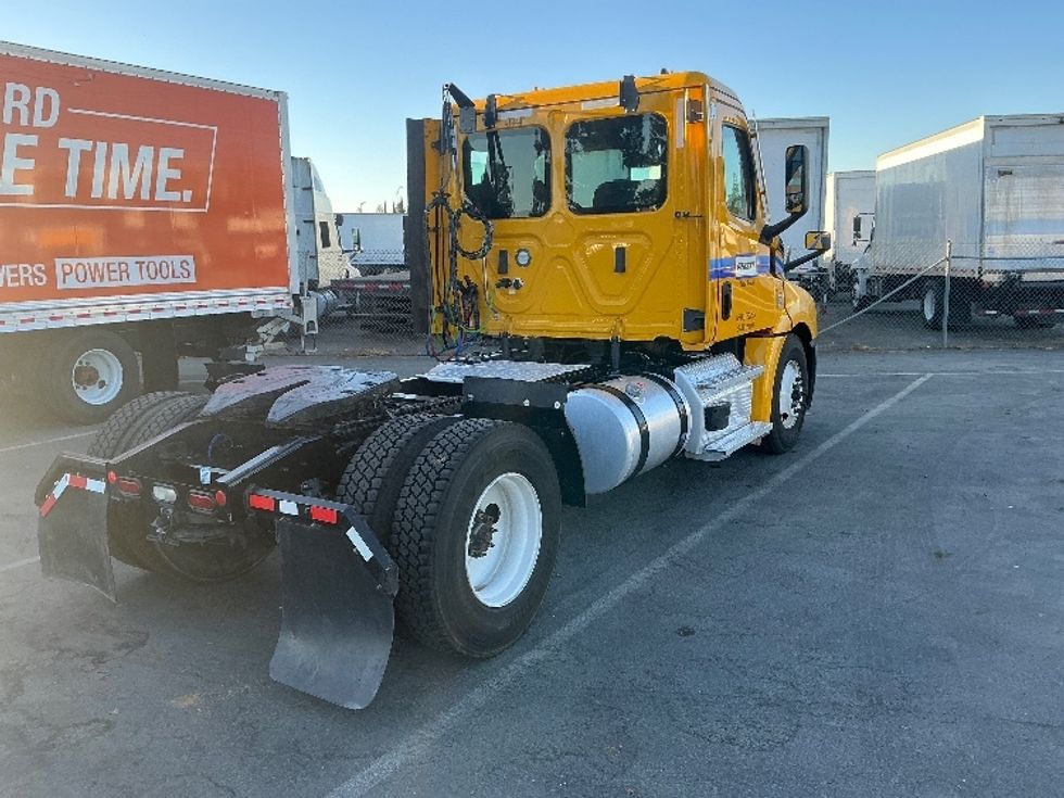 Day Cab Tractor-Heavy Duty Tractors-Freightliner-2022-T12642ST-West Sacramento-CA-245,027\n\t\tmiles-$ 65,500 - Image 7