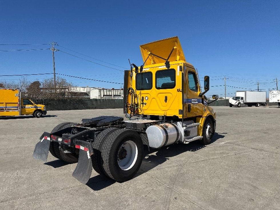 Day Cab Tractor-Heavy Duty Tractors-Freightliner-2022-T12642ST-West Sacramento-CA-250,955\n\t\tmiles-$ 65,250 - Image 7