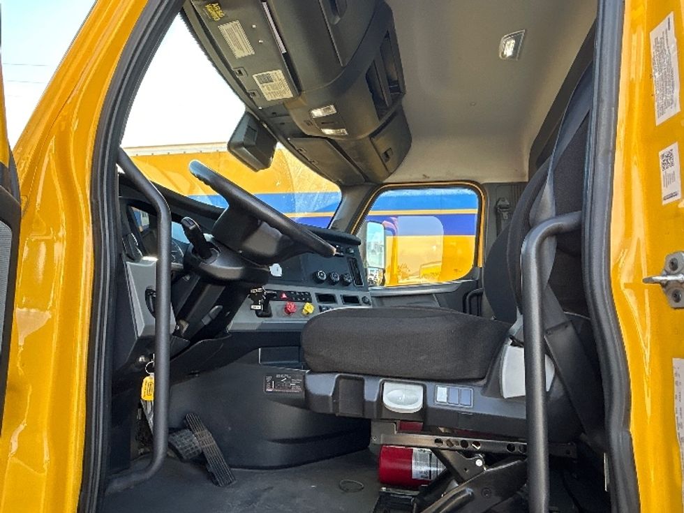 Day Cab Tractor-Heavy Duty Tractors-Freightliner-2022-T12642ST-West Sacramento-CA-274,393\n\t\tmiles-$ 64,250 - Image 10