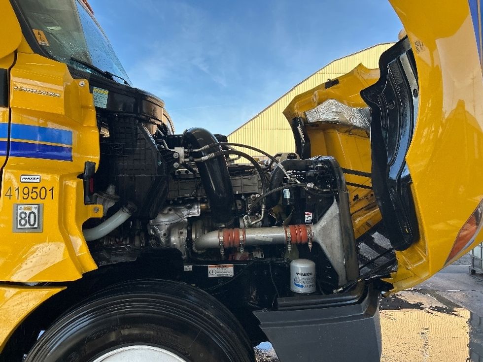 Day Cab Tractor-Heavy Duty Tractors-Freightliner-2022-T12642ST-West Sacramento-CA-274,393\n\t\tmiles-$ 64,250 - Image 15