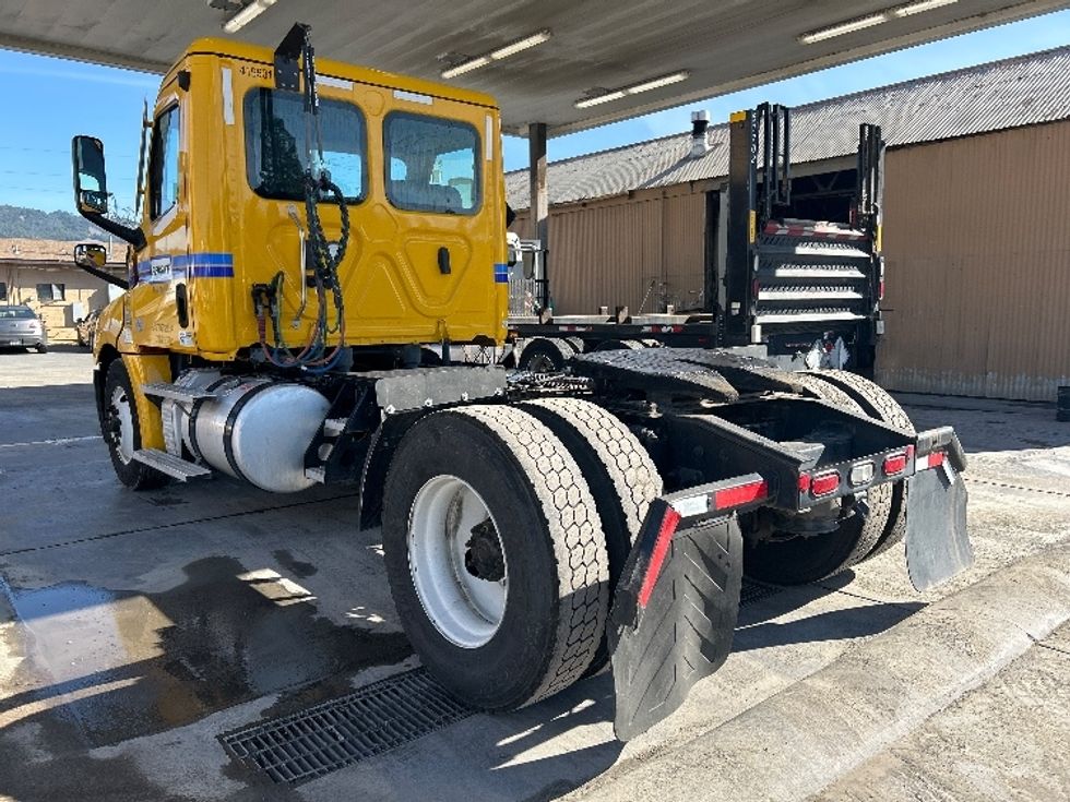 Day Cab Tractor-Heavy Duty Tractors-Freightliner-2022-T12642ST-West Sacramento-CA-274,393\n\t\tmiles-$ 64,250 - Image 5