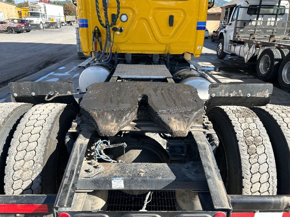 Day Cab Tractor-Heavy Duty Tractors-Freightliner-2022-T12642ST-West Sacramento-CA-274,393\n\t\tmiles-$ 64,250 - Image 6