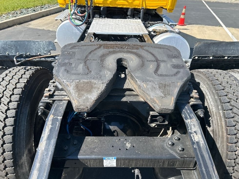 Day Cab Tractor-Heavy Duty Tractors-Freightliner-2022-T12642ST-West Sacramento-CA-276,361\n\t\tmiles-$ 69,000 - Image 6