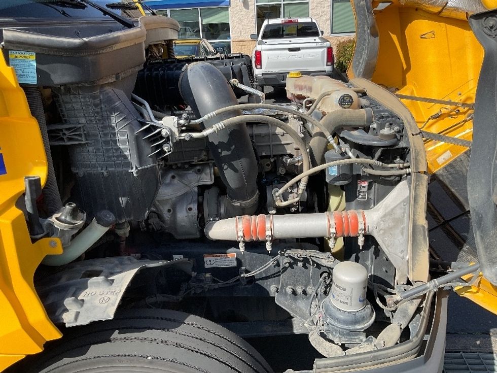 Day Cab Tractor-Heavy Duty Tractors-Freightliner-2022-T12642ST-West Sacramento-CA-277,404\n\t\tmiles-$ 81,750 - Image 15
