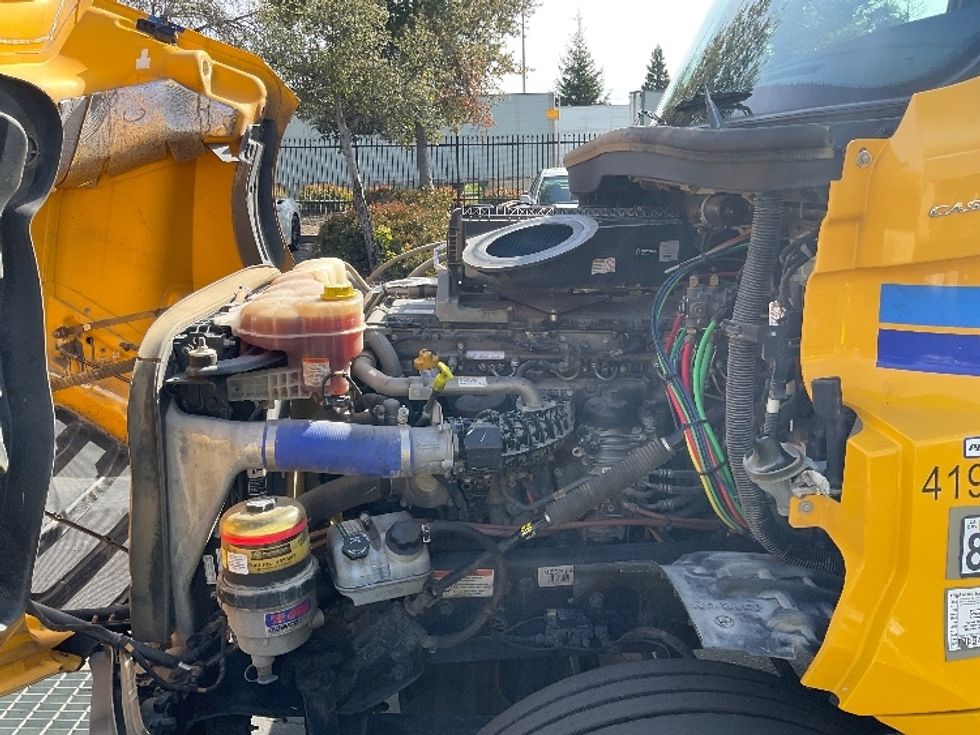 Day Cab Tractor-Heavy Duty Tractors-Freightliner-2022-T12642ST-West Sacramento-CA-277,404\n\t\tmiles-$ 81,750 - Image 16