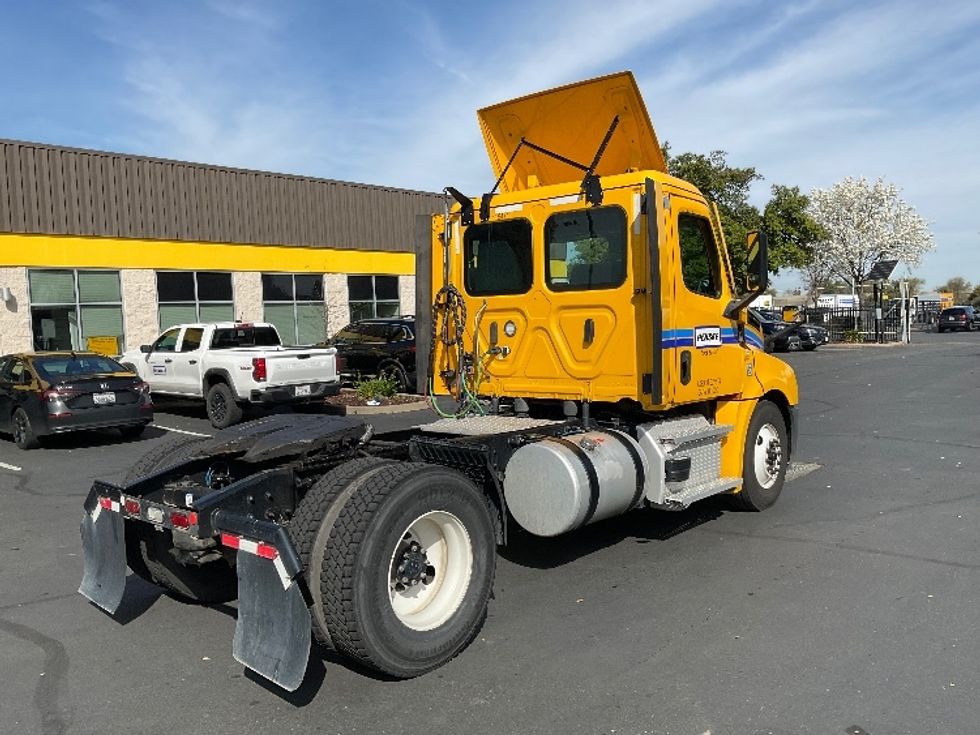 Day Cab Tractor-Heavy Duty Tractors-Freightliner-2022-T12642ST-West Sacramento-CA-277,404\n\t\tmiles-$ 81,750 - Image 7