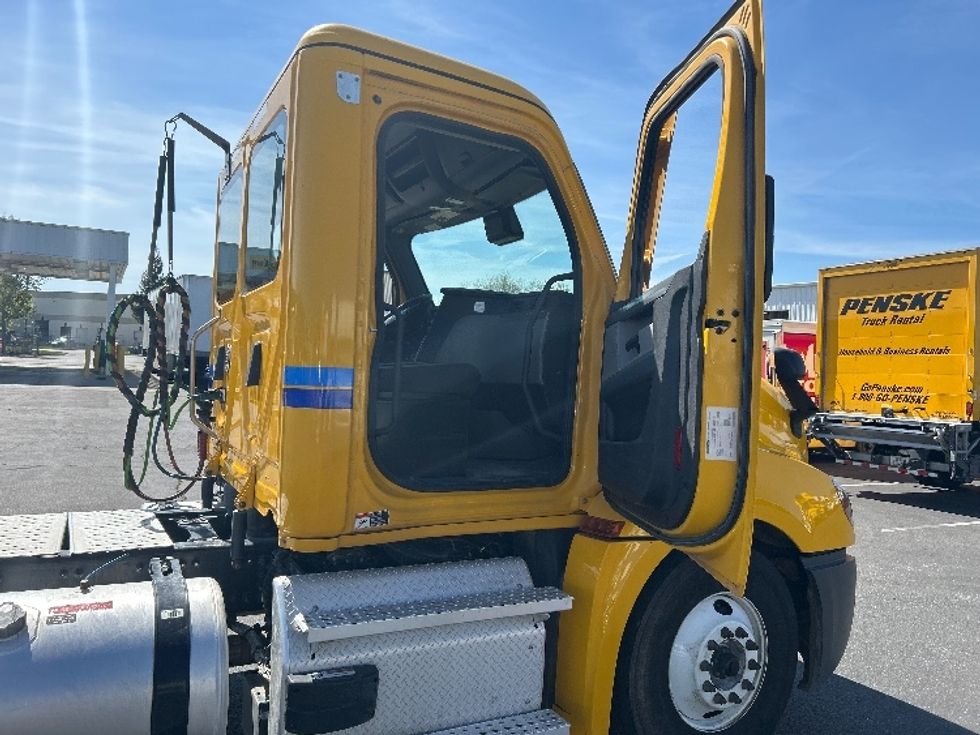 Day Cab Tractor-Heavy Duty Tractors-Freightliner-2022-T12642ST-West Sacramento-CA-310,193\n\t\tmiles-$ 66,500 - Image 12