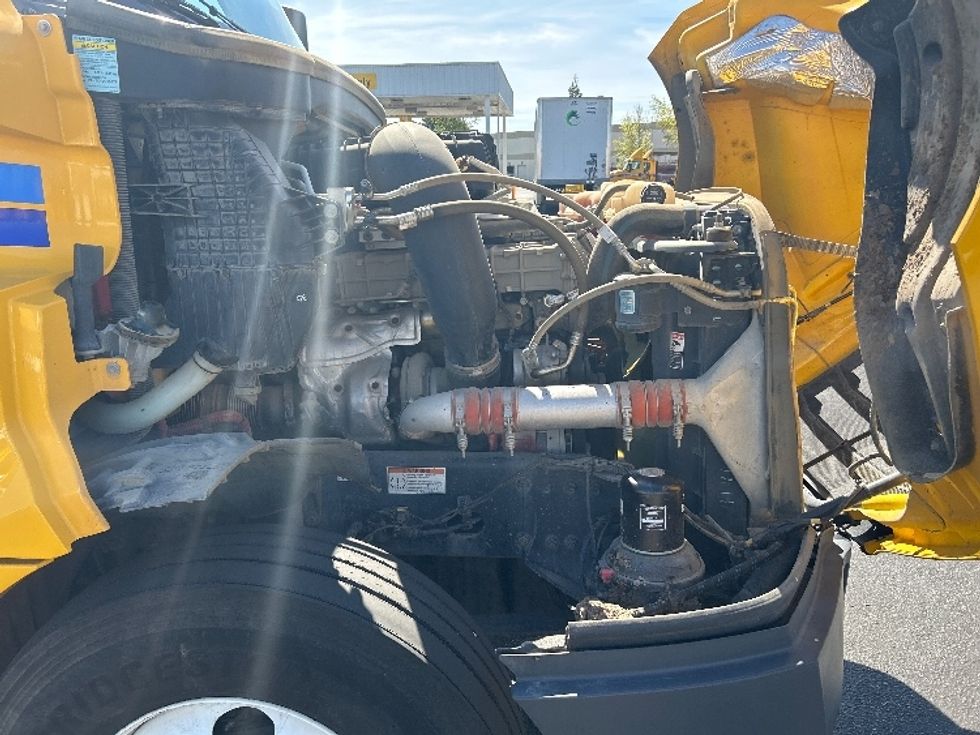 Day Cab Tractor-Heavy Duty Tractors-Freightliner-2022-T12642ST-West Sacramento-CA-310,193\n\t\tmiles-$ 66,500 - Image 15