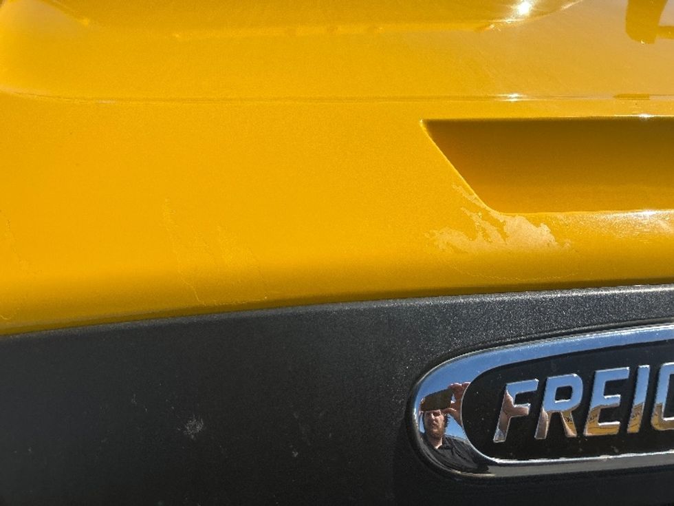 Day Cab Tractor-Heavy Duty Tractors-Freightliner-2022-T12642ST-West Sacramento-CA-310,193\n\t\tmiles-$ 66,500 - Image 17