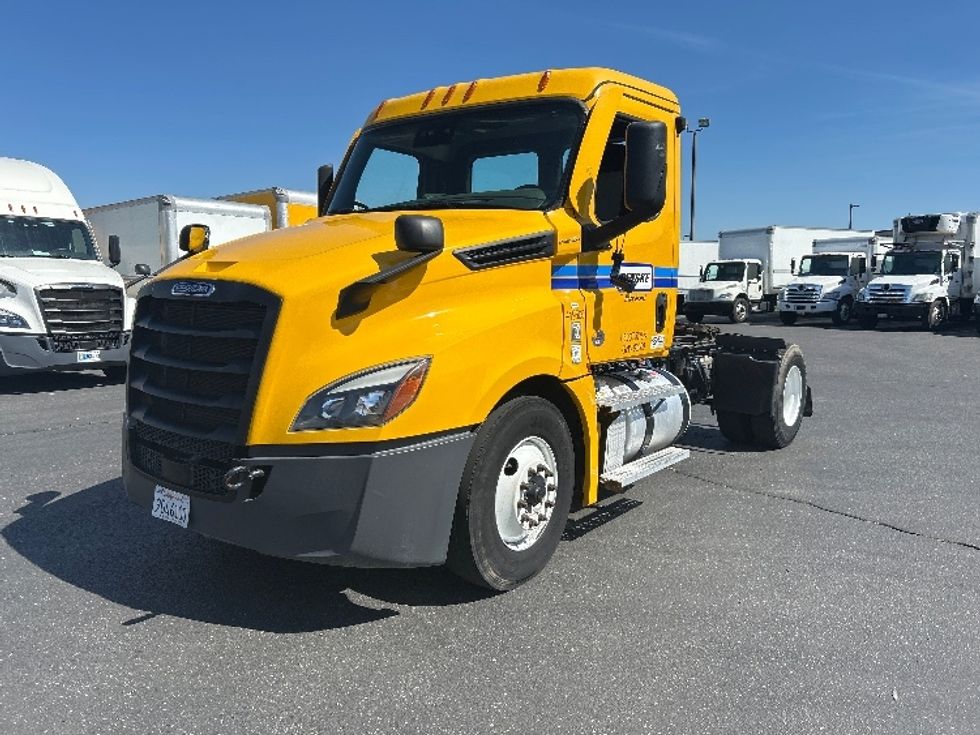 Day Cab Tractor-Heavy Duty Tractors-Freightliner-2022-T12642ST-West Sacramento-CA-310,193\n\t\tmiles-$ 66,500 - Image 3
