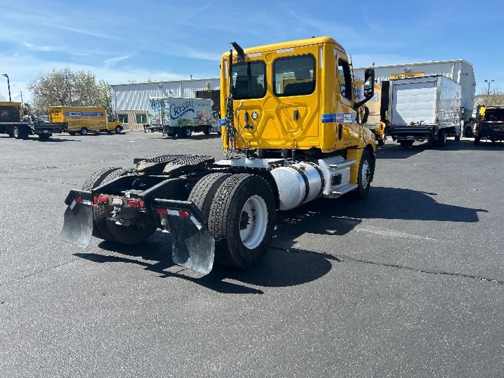 Day Cab Tractor-Heavy Duty Tractors-Freightliner-2022-T12642ST-West Sacramento-CA-310,193\n\t\tmiles-$ 66,500 - Image 7