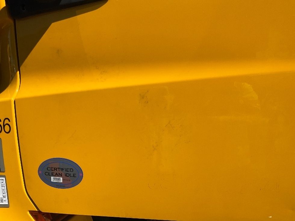 Day Cab Tractor-Heavy Duty Tractors-Freightliner-2022-T12642ST-West Sacramento-CA-325,790\n\t\tmiles-$ 65,250 - Image 21