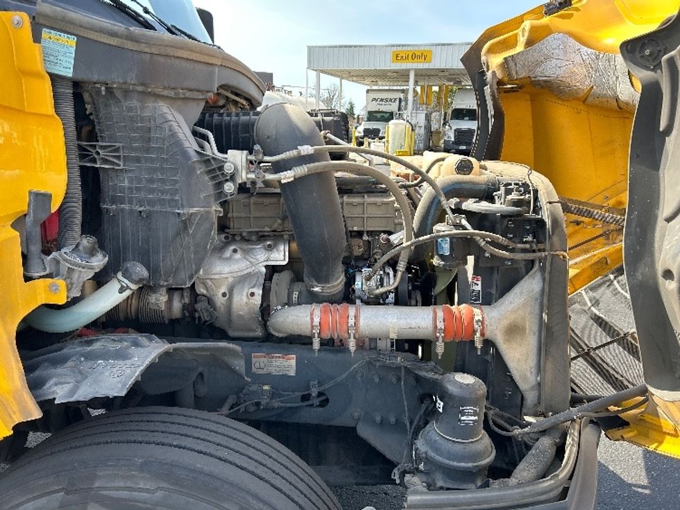 Day Cab Tractor-Heavy Duty Tractors-Freightliner-2022-T12642ST-West Sacramento-CA-395,636\n\t\tmiles-$ 59,500 - Image 15