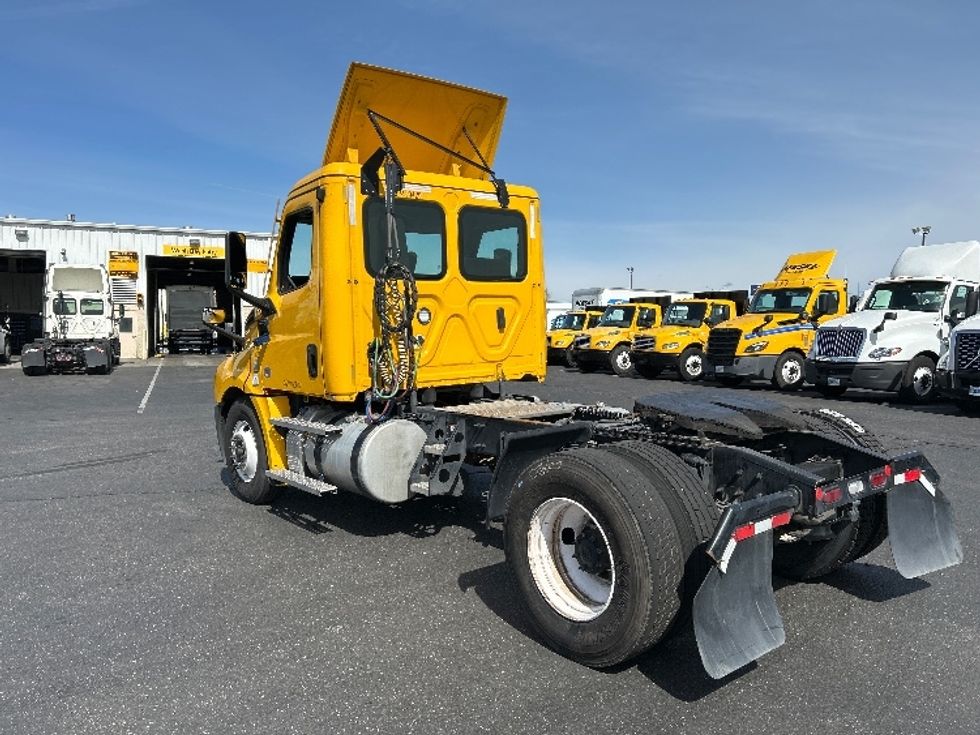 Day Cab Tractor-Heavy Duty Tractors-Freightliner-2022-T12642ST-West Sacramento-CA-395,636\n\t\tmiles-$ 59,500 - Image 5