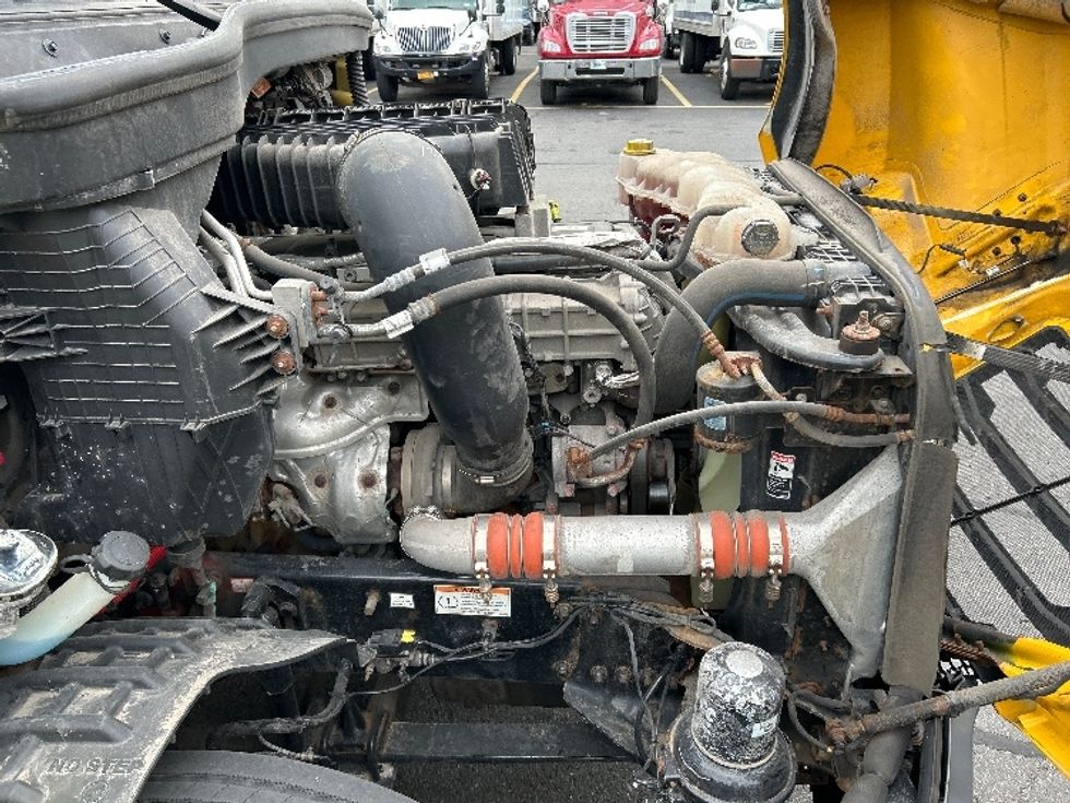 Day Cab Tractor-Heavy Duty Tractors-Freightliner-2022-T12664ST-Albany-NY-181,079\n\t\tmiles-$ 68,750 - Image 15