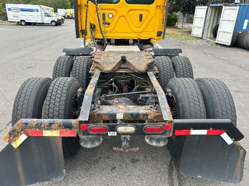 Day Cab Tractor-Heavy Duty Tractors-Freightliner-2022-T12664ST-Albany-NY-181,079\n\t\tmiles-$ 68,750 - Image 6