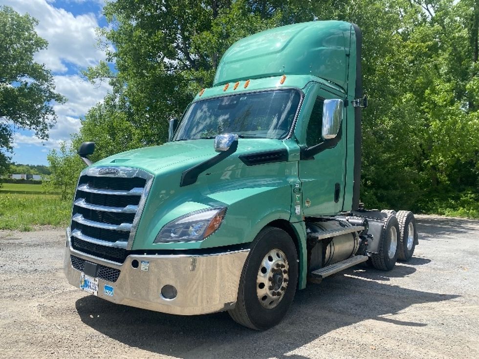 Day Cab Tractor-Heavy Duty Tractors-Freightliner-2022-T12664ST-Albany-NY-495,963\n\t\tmiles-$ 59,250 - Image 3