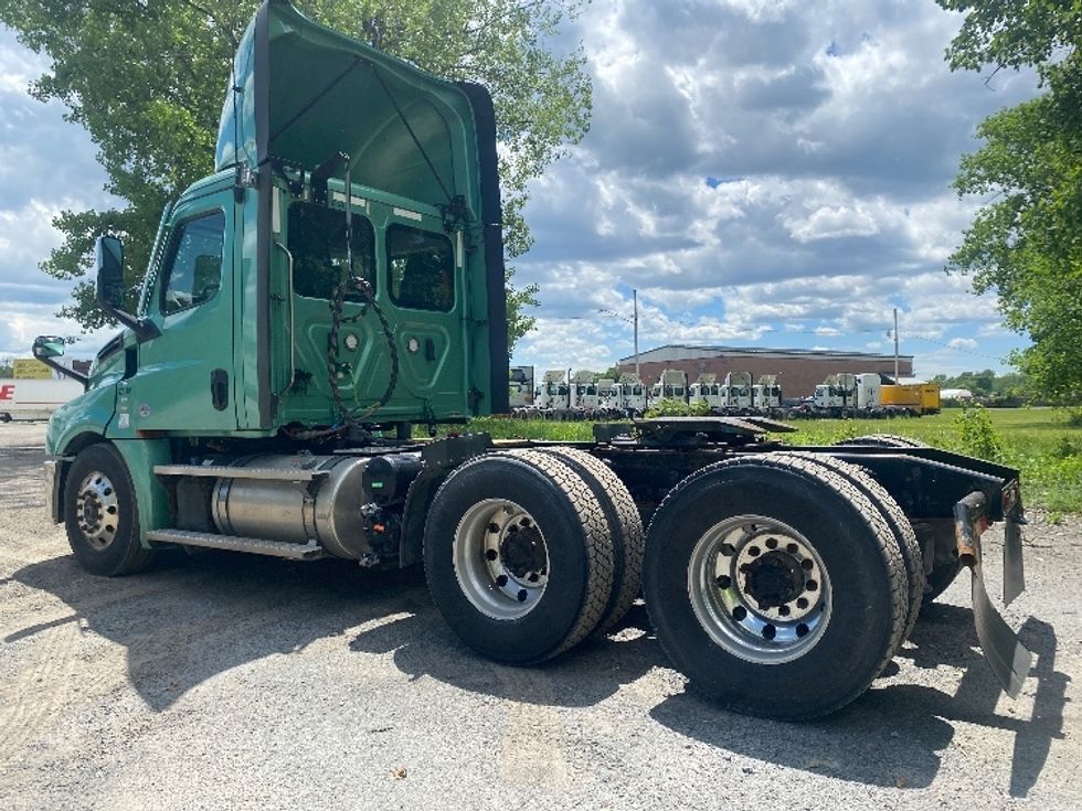Day Cab Tractor-Heavy Duty Tractors-Freightliner-2022-T12664ST-Albany-NY-495,963\n\t\tmiles-$ 59,250 - Image 5