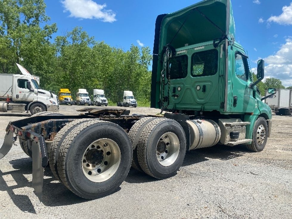Day Cab Tractor-Heavy Duty Tractors-Freightliner-2022-T12664ST-Albany-NY-495,963\n\t\tmiles-$ 59,250 - Image 7