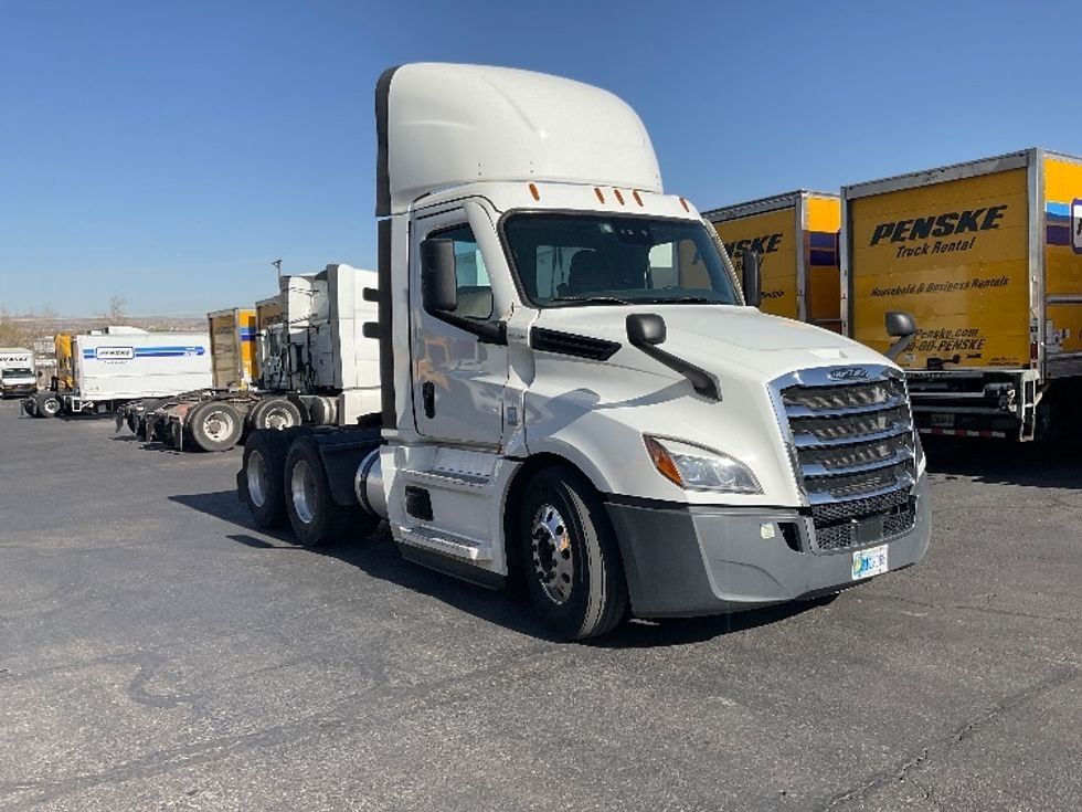 Day Cab Tractor-Heavy Duty Tractors-Freightliner-2022-T12664ST-Albuquerque-NM-522,855\n\t\tmiles-$ 58,000 - Image 1
