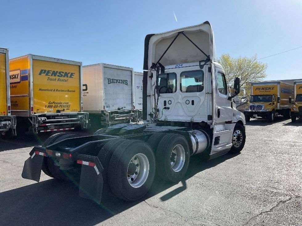 2022 Freightliner Cascadia 126" Day cab photo 7