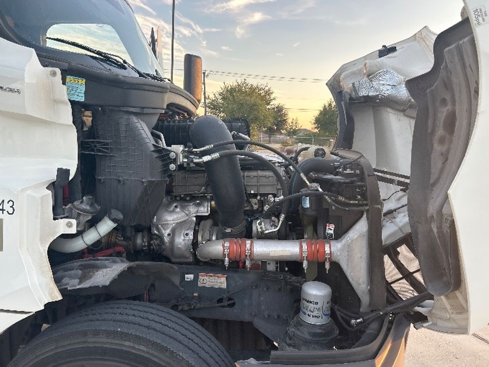 Day Cab Tractor-Heavy Duty Tractors-Freightliner-2022-T12664ST-Arlington-TX-157,687\n\t\tmiles-$ 82,750 - Image 15