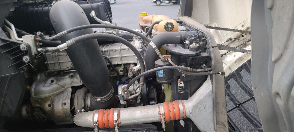 Day Cab Tractor-Heavy Duty Tractors-Freightliner-2022-T12664ST-Atlanta-GA-695,706\n\t\tmiles-$ 33,000 - Image 15