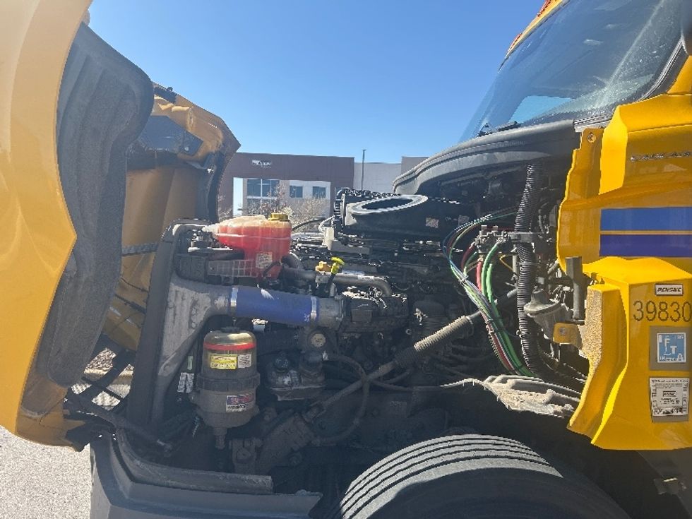 Day Cab Tractor-Heavy Duty Tractors-Freightliner-2022-T12664ST-Aurora-CO-275,232\n\t\tmiles-$ 83,500 - Image 16